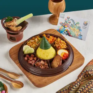 Mini tumpeng ikan