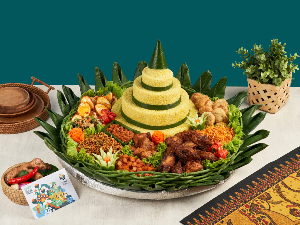 Tumpeng Nasi Kuning Ukuran Medium Arungi Rasa Catering BSD Tangerang